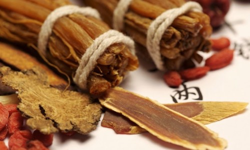 中药黄芪的功效与主治-中药化石的功效网 - 为你提供中药黄精的功效与作用及禁忌、中药黄精的功效与作用